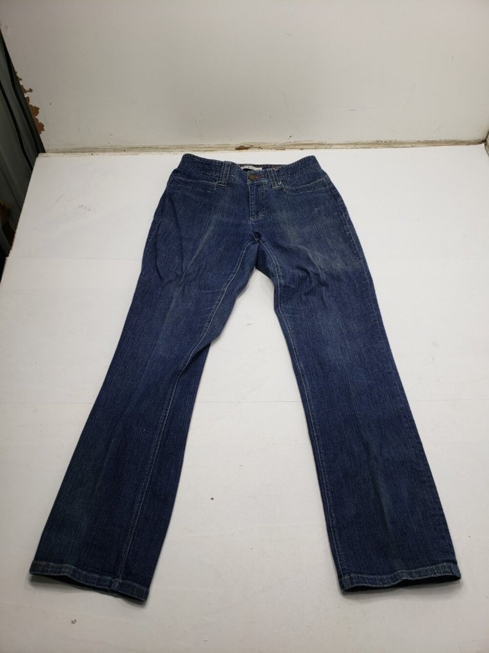 Tommy Hilfiger Women's Size 6 Jeans 30x32 Blue Denim Bootcut Stretch Mid Rise